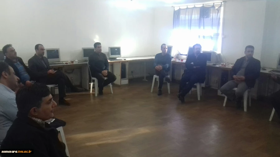 برگزاری جلسه هماهنگی گروه کامپیوتر در کارگاه کامپیوتر 2