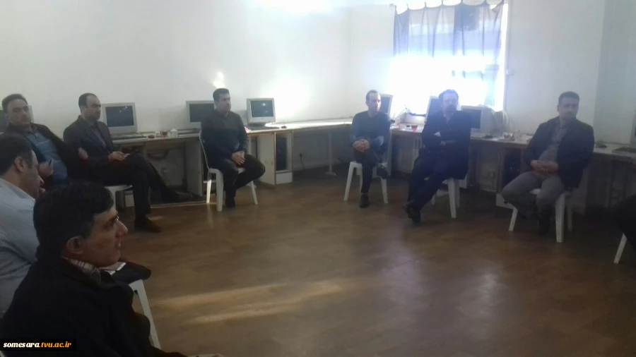 برگزاری جلسه هماهنگی گروه کامپیوتر در کارگاه کامپیوتر 5