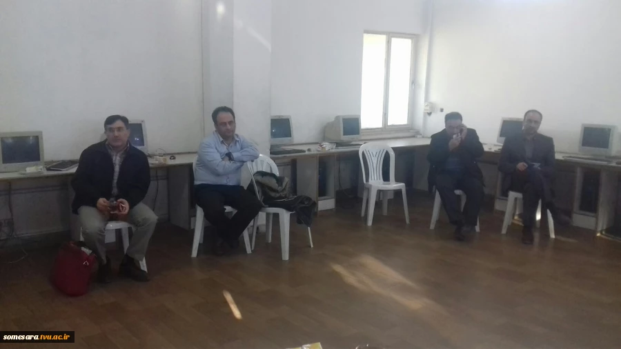 برگزاری جلسه هماهنگی گروه کامپیوتر در کارگاه کامپیوتر 3