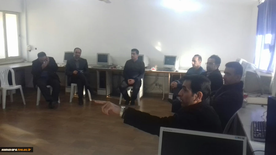 برگزاری جلسه هماهنگی گروه کامپیوتر در کارگاه کامپیوتر 4
