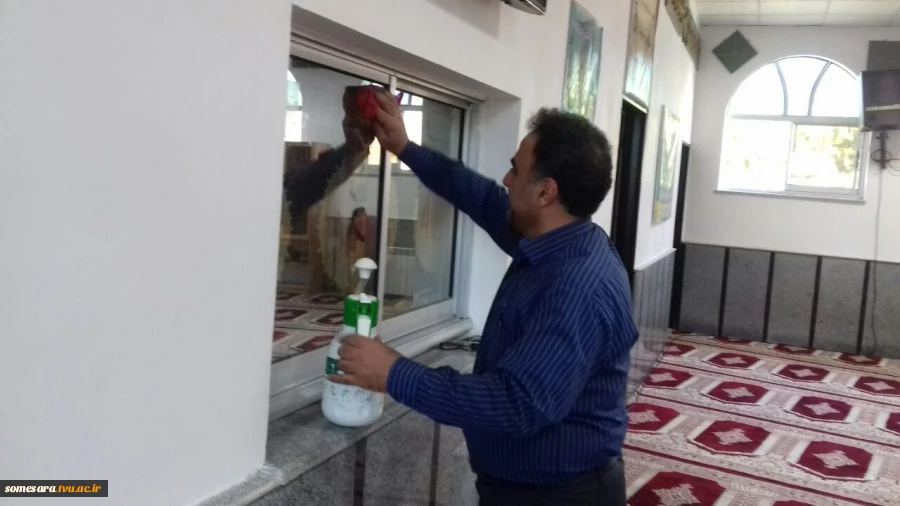 غبارروبی نمازخانه دانشکده توسط همکاران و دانشجویان به مناسبت فرارسیدن ماه مبارک رمضان 5