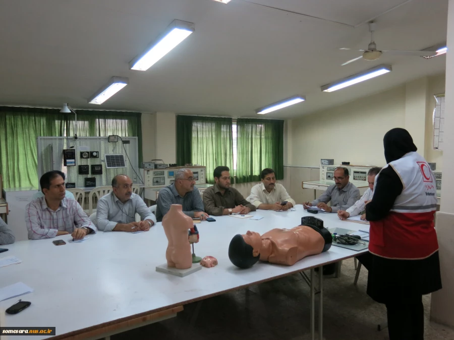 کلاس کارگاهی (عملی) دوره ضمن خدمت هلال احمر دانشکده فنی و حرفه ای صومعه سرا  2